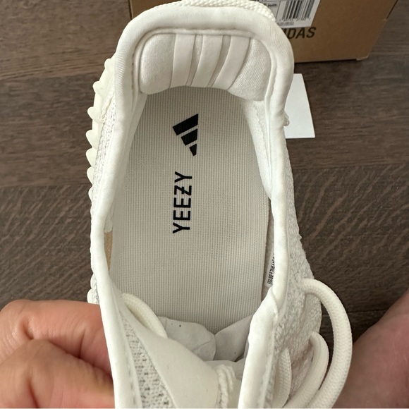 YEEZY BOOST 350 V2 - Picture 6 of 10